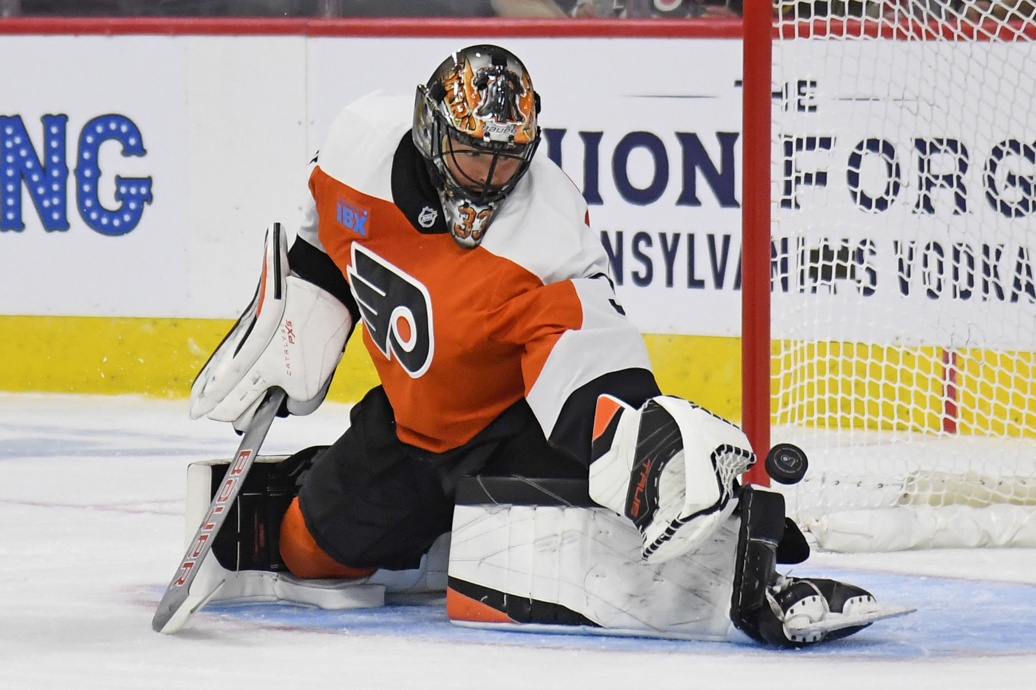 Samuel Ersson battled this season but couldn't quite be the #1 goalie the Flyers needed - Source: Imagn